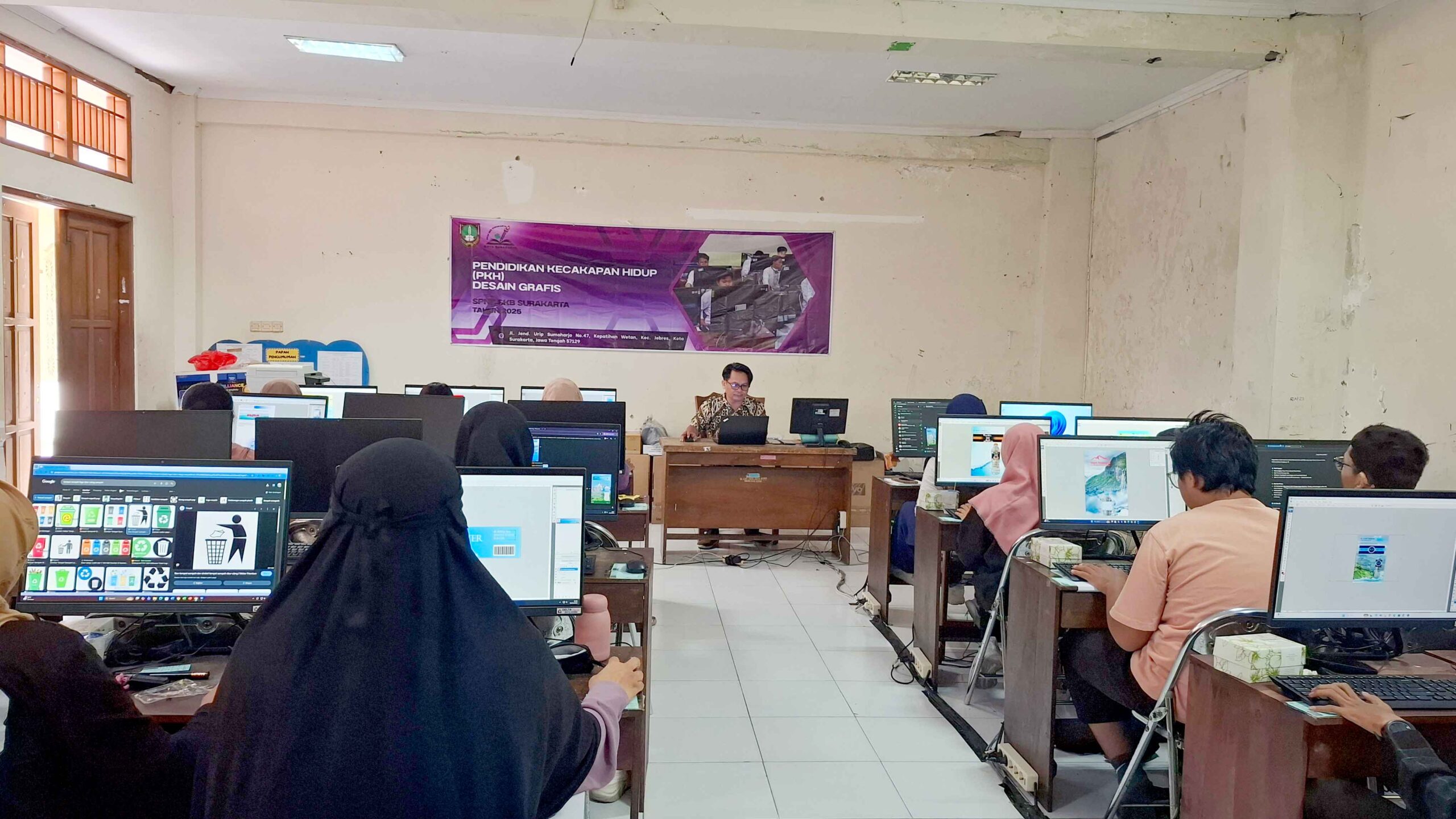 Program Kecakapan Hidup (PKH) Desain Grafis Tekhno Academy Bersama SKB Kota Surakarta Bekali Peserta dengan Kompetensi Desain Kreatif
